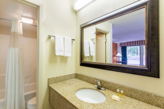 Imagen de la habitación del Hotel Days Inn By Wyndham Lake City I-10. Foto 8