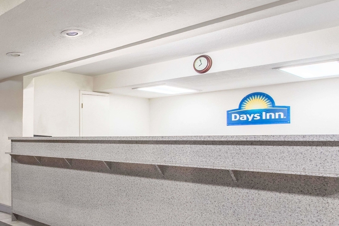 Imagen de los interiores del Hotel Days Inn By Wyndham Lake City I-10. Foto 14