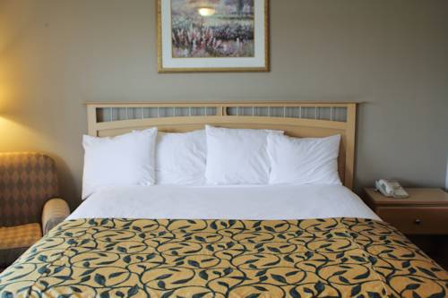 Imagen de la habitación del Hotel Days Inn By Wyndham Lakewood South Tacoma. Foto 13