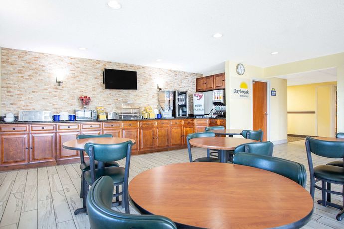 Imagen del bar/restaurante del Hotel Days Inn By Wyndham Lancaster Pa Dutch Country. Foto 3