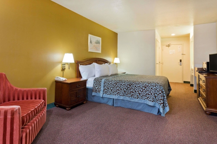 Imagen de la habitación del Hotel Days Inn By Wyndham Lathrop. Foto 12