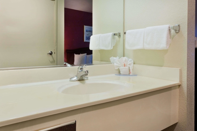 Imagen de la habitación del Hotel Days Inn By Wyndham Lathrop. Foto 13