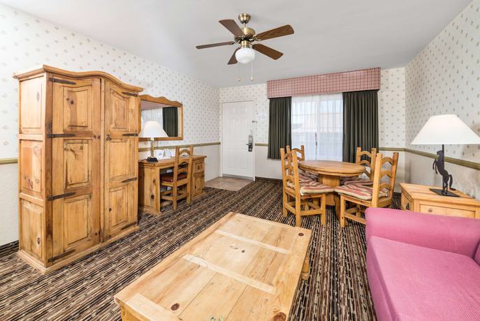 Imagen de la habitación del Hotel Days Inn By Wyndham Lebec. Foto 5