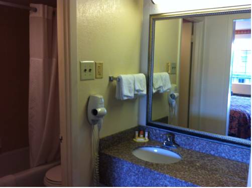 Imagen de la habitación del Hotel Days Inn By Wyndham Leesville. Foto 14