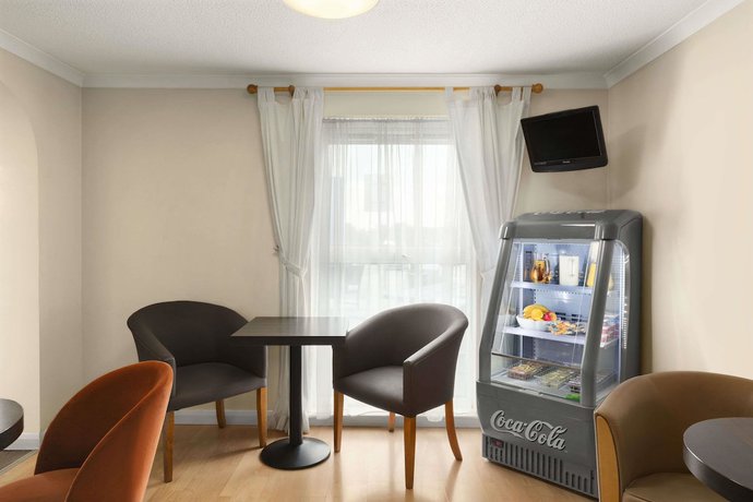 Imagen del bar/restaurante del Hotel Days Inn By Wyndham Leicester Forest East M1. Foto 4