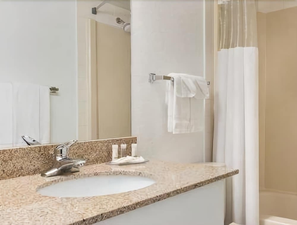 Imagen de la habitación del Hotel Days Inn By Wyndham Lethbridge. Foto 7