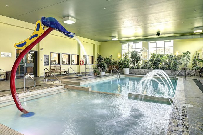 Imagen de la piscina del Hotel Days Inn By Wyndham Levis. Foto 16