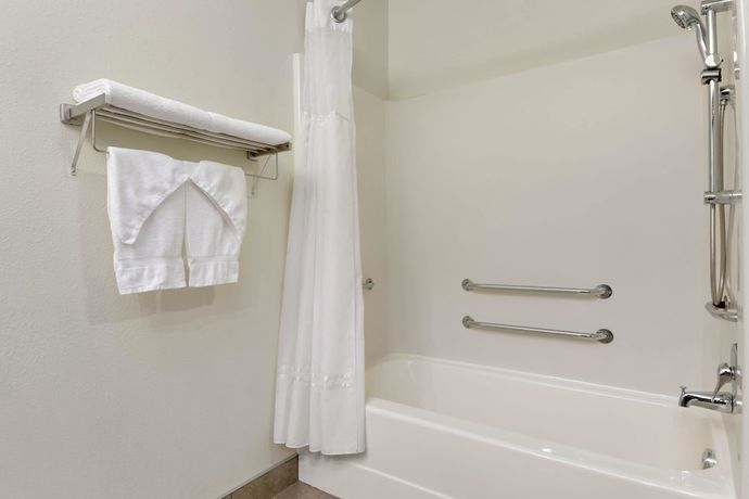 Imagen de la habitación del Hotel Days Inn By Wyndham Levis. Foto 8