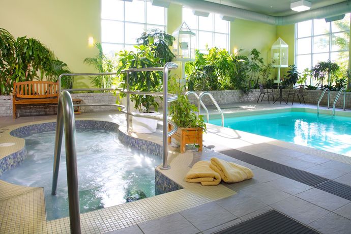 Imagen de la piscina del Hotel Days Inn By Wyndham Levis. Foto 20
