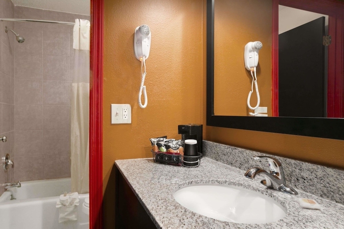 Imagen de la habitación del Hotel Days Inn By Wyndham Liberty/ne Kansas City. Foto 7