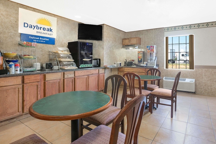Imagen del bar/restaurante del Hotel Days Inn By Wyndham Lincoln, Lincoln. Foto 2