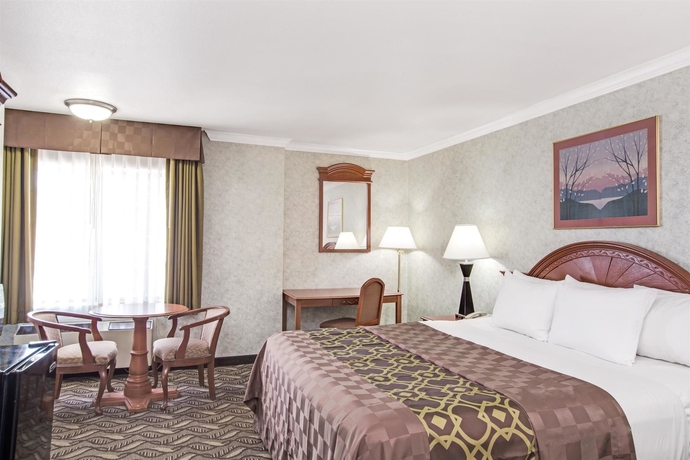 Imagen de la habitación del Hotel Days Inn By Wyndham Los Angeles Lax/redondo/manhattan Beach. Foto 6