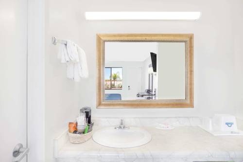 Imagen de la habitación del Hotel Days Inn By Wyndham Lost Hills. Foto 5