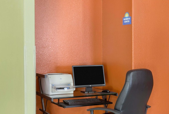 Imagen de los interiores del Hotel Days Inn By Wyndham Lumberton. Foto 12