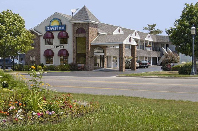 Imagen general del Hotel Days Inn By Wyndham Mackinaw City - Lakeview. Foto 1