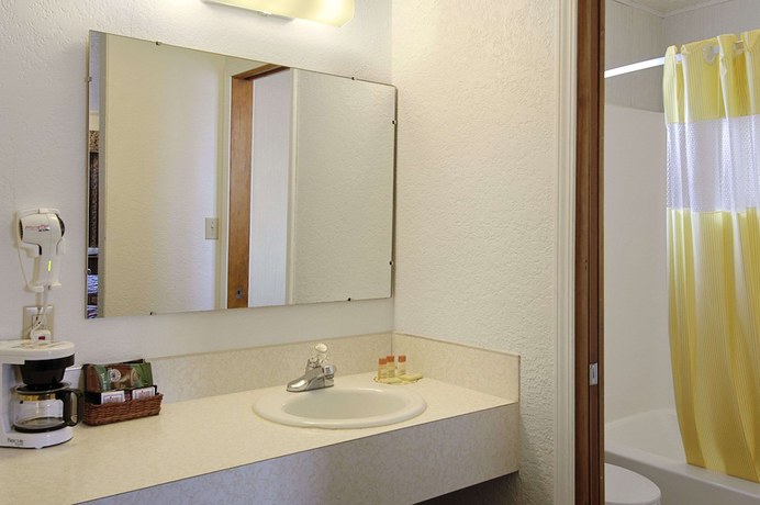 Imagen de la habitación del Hotel Days Inn By Wyndham Mackinaw City - Lakeview. Foto 16