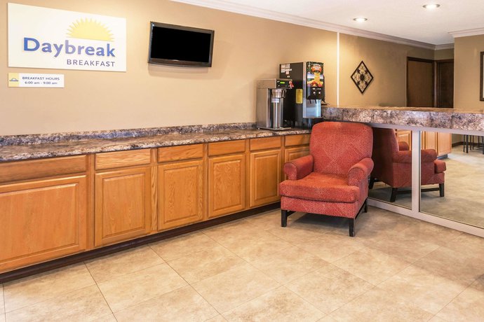 Imagen de los interiores del Hotel Days Inn By Wyndham Madison. Foto 16