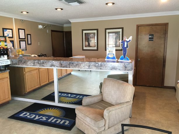 Imagen de los interiores del Hotel Days Inn By Wyndham Madison, Madison. Foto 13