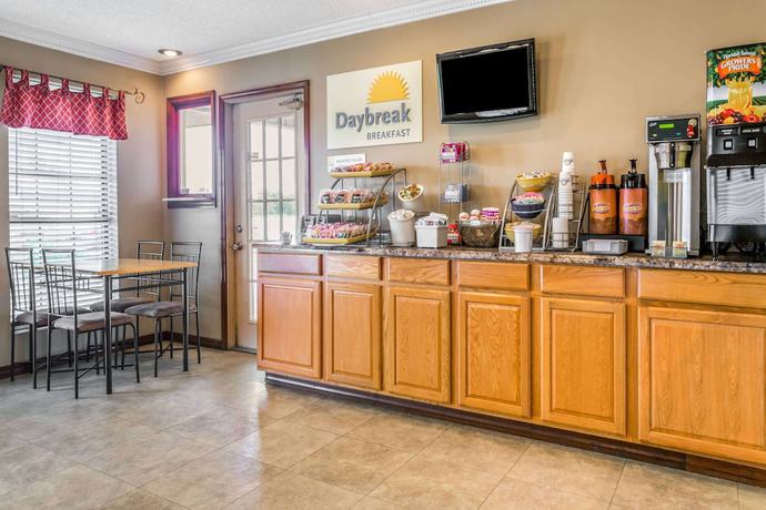Imagen del bar/restaurante del Hotel Days Inn By Wyndham Madison, Madison. Foto 3
