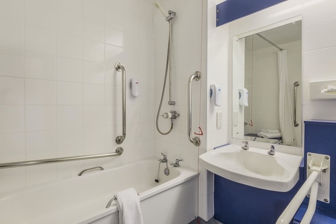 Imagen de la habitación del Hotel Days Inn By Wyndham Magor. Foto 12