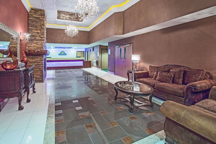 Imagen de los interiores del Hotel Days Inn By Wyndham Manitou Springs. Foto 15