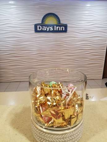 Imagen de los interiores del Hotel Days Inn By Wyndham Manitou Springs. Foto 17