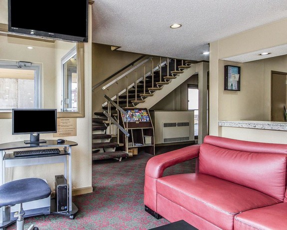 Imagen de los interiores del Hotel Days Inn By Wyndham Manitowoc. Foto 14