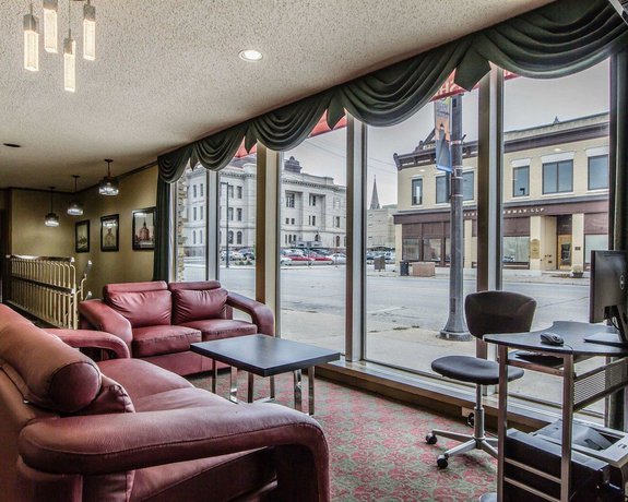 Imagen de los interiores del Hotel Days Inn By Wyndham Manitowoc. Foto 18