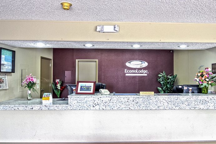 Imagen de los interiores del Hotel Days Inn By Wyndham Manitowoc. Foto 19