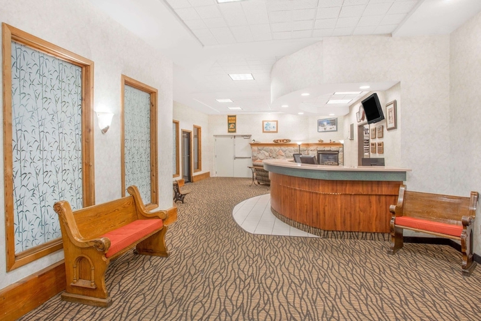 Imagen de los interiores del Hotel Days Inn By Wyndham Marquette. Foto 10