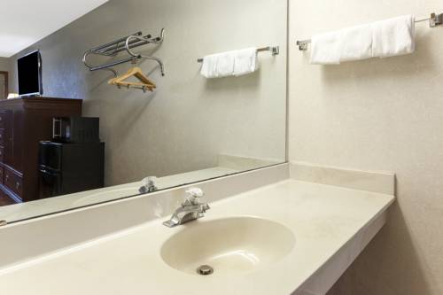 Imagen de la habitación del Hotel Days Inn By Wyndham Maumee/toledo. Foto 3