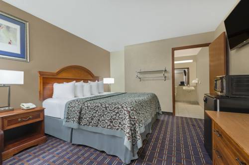 Imagen de la habitación del Hotel Days Inn By Wyndham Maumee/toledo. Foto 9