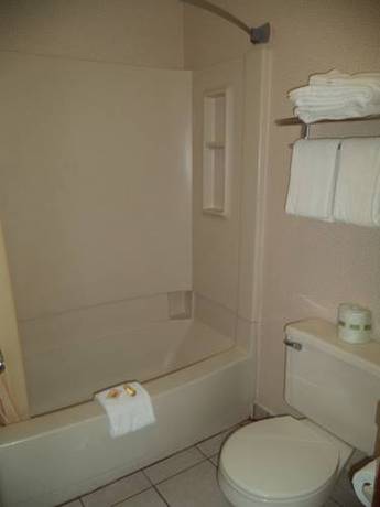 Imagen de la habitación del Hotel Days Inn By Wyndham Maumee/toledo. Foto 10