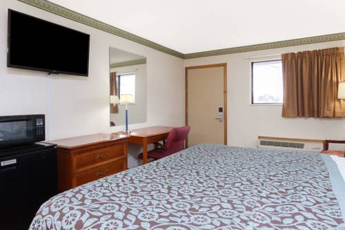 Imagen de la habitación del Hotel Days Inn By Wyndham Maumee/toledo. Foto 14