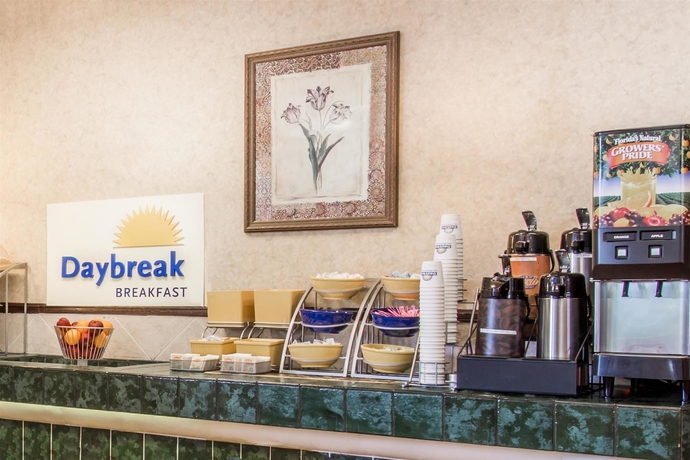 Imagen del bar/restaurante del Hotel Days Inn By Wyndham Melbourne. Foto 2