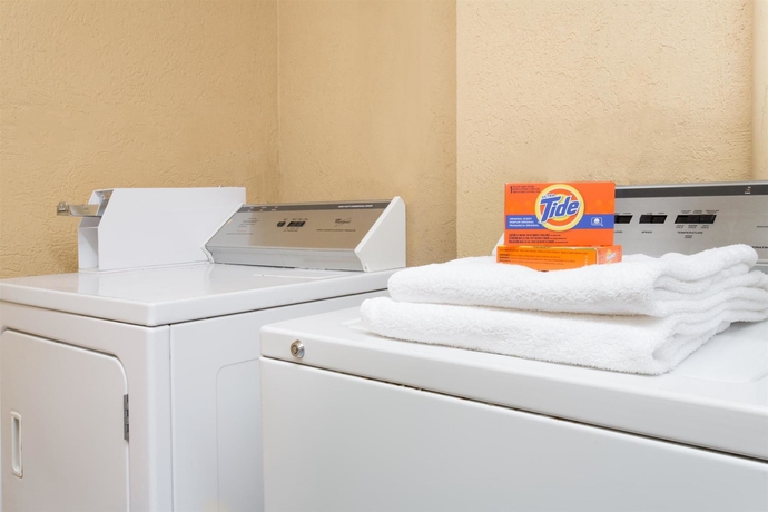 Imagen de los interiores del Hotel Days Inn By Wyndham Melbourne. Foto 10