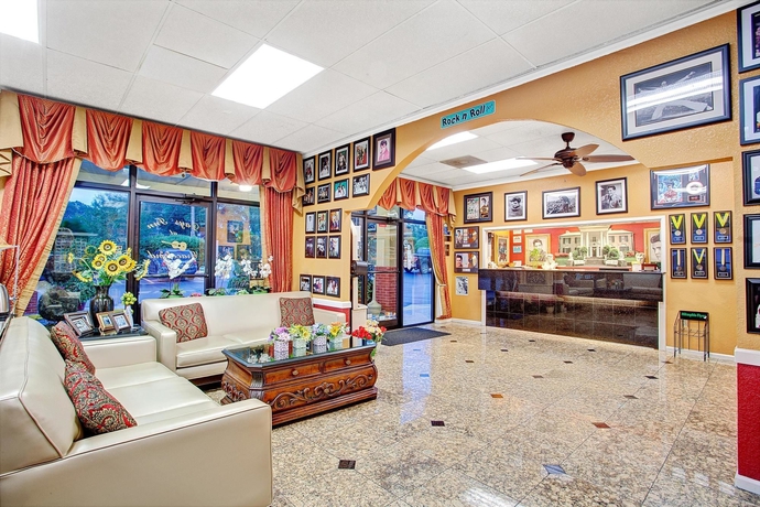 Imagen de los interiores del Hotel Days Inn By Wyndham Memphis At Graceland. Foto 11