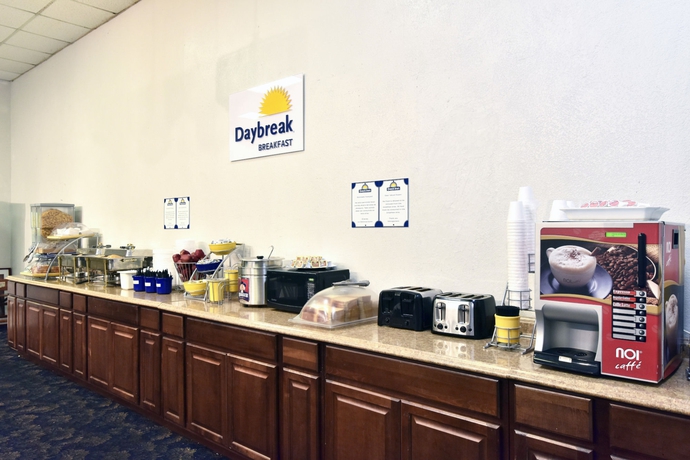 Imagen del bar/restaurante del Hotel Days Inn By Wyndham Miami International Airport. Foto 4