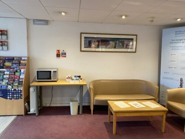 Imagen de los interiores del Hotel Days Inn By Wyndham Michaelwood M5. Foto 19