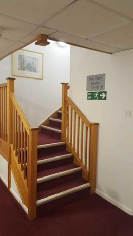 Imagen del bar/restaurante del Hotel Days Inn By Wyndham Michaelwood M5. Foto 2