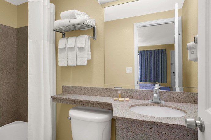 Imagen de la habitación del Hotel Days Inn By Wyndham Middletown. Foto 3