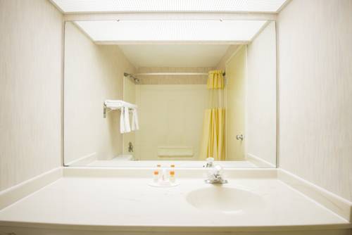 Imagen de la habitación del Hotel Days Inn By Wyndham Milan Sandusky South. Foto 3