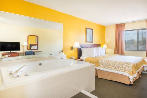 Imagen de la habitación del Hotel Days Inn By Wyndham Milan Sandusky South. Foto 9