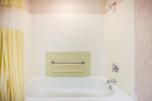 Imagen de la habitación del Hotel Days Inn By Wyndham Milan Sandusky South. Foto 10