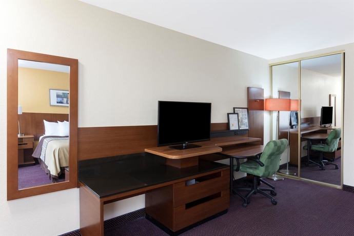 Imagen de la habitación del Hotel Days Inn By Wyndham Mission Valley/sdsu. Foto 10