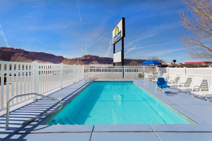 Imagen de la piscina del Hotel Days Inn By Wyndham Moab. Foto 19