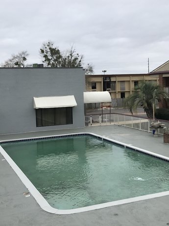 Imagen de la piscina del Hotel Days Inn By Wyndham Mobile I-65. Foto 18