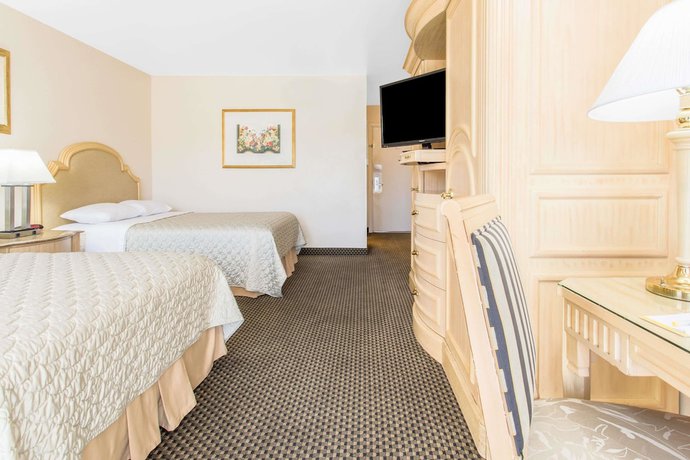 Imagen de la habitación del Hotel Days Inn By Wyndham Modesto. Foto 5