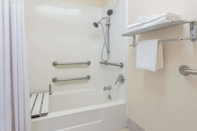 Imagen de la habitación del Hotel Days Inn By Wyndham Modesto. Foto 7