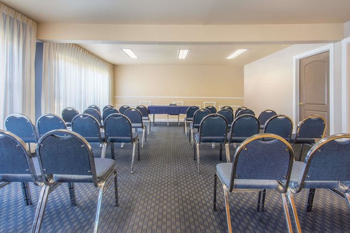 Imagen de los interiores del Hotel Days Inn By Wyndham Modesto. Foto 17